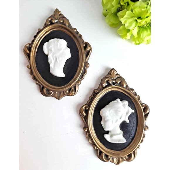 unknown Other - Vintage Oval Cameo Wall Plaques - Mother & Daughter Handcrafted With Gold Painte